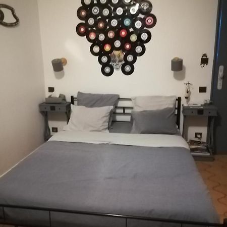 Cath'S Place Тулон Екстериор снимка