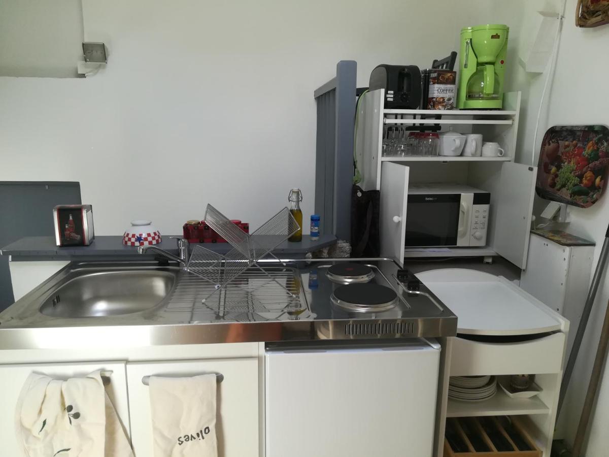 Cath'S Place Тулон Екстериор снимка